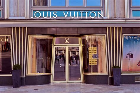 louis vuitton cologne store